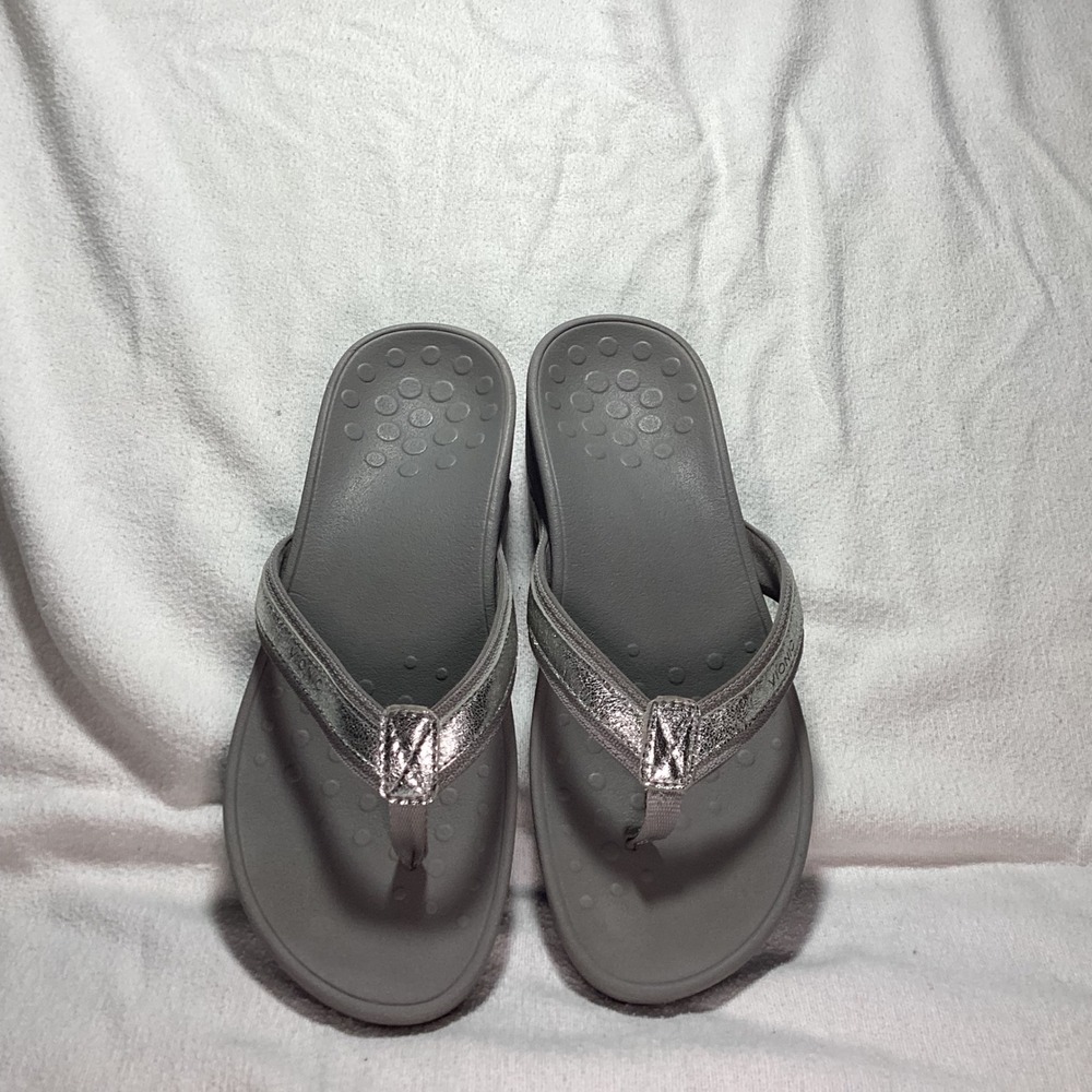 Vionic High Tide Platform Flip Flops Womens Silver Gray Orthotic Sandals Wedge